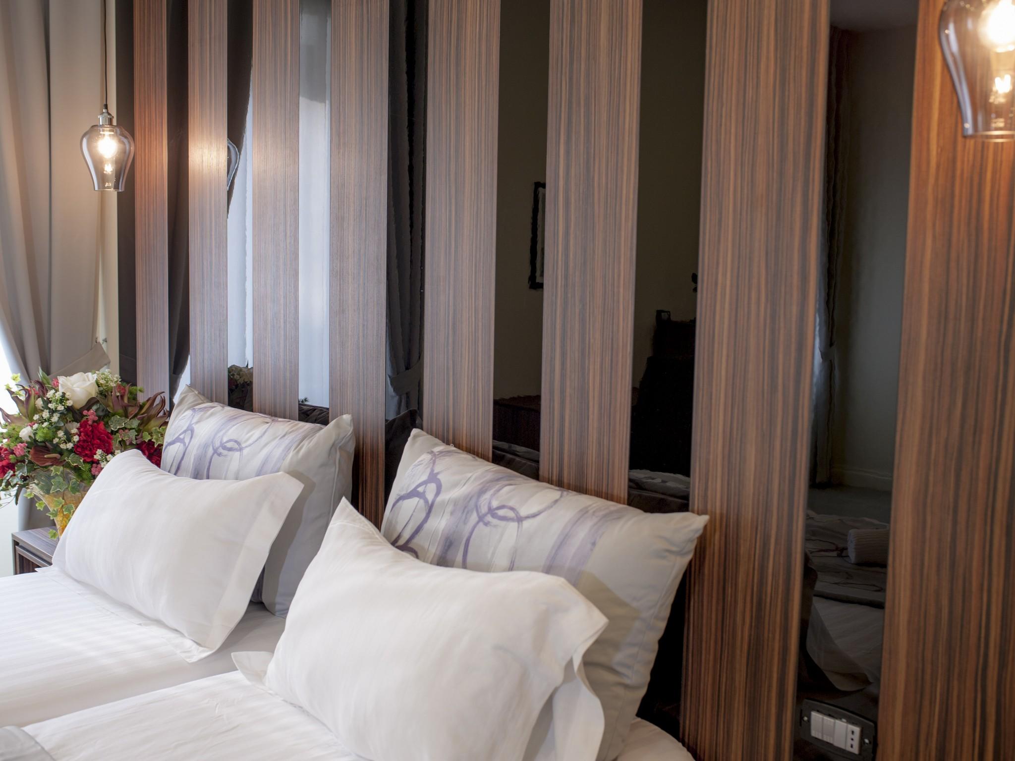 Hotel Palazzo Firenze Napoli Esterno foto