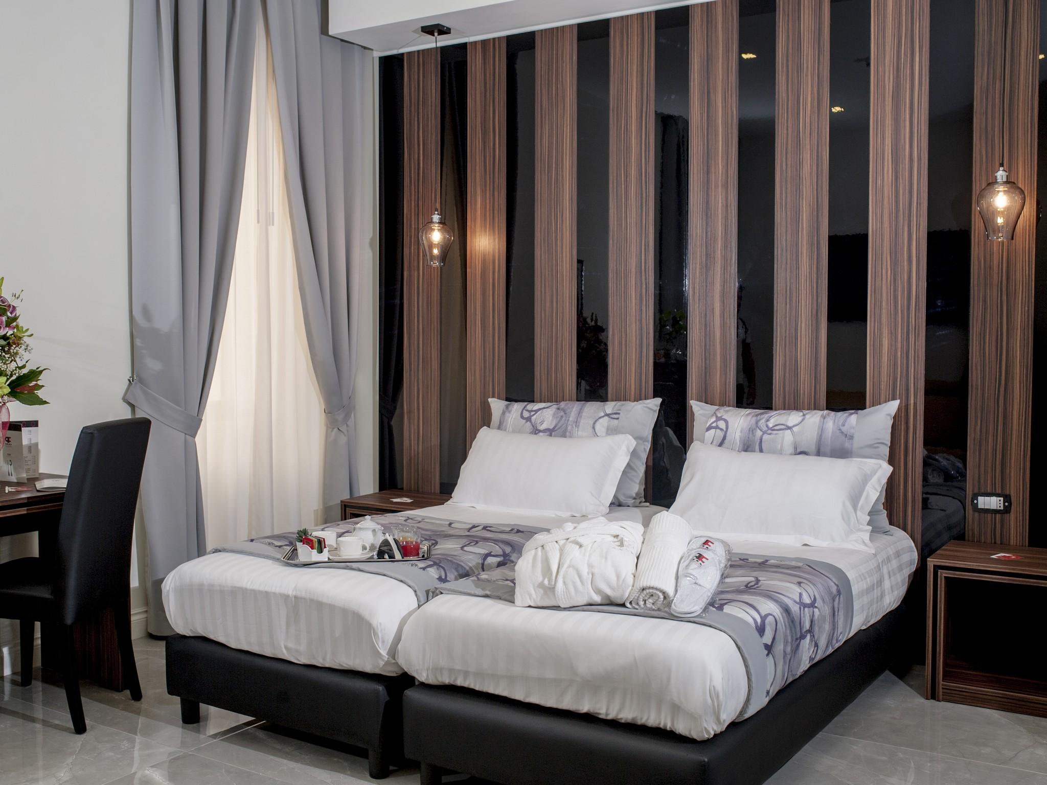 Hotel Palazzo Firenze Napoli Esterno foto
